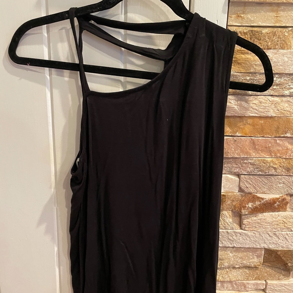Black detail tank